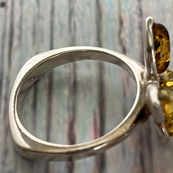 Amber Butterfly Sterling Silver Ring. Pre Owned Size 8.25 - Picture 4 of 5